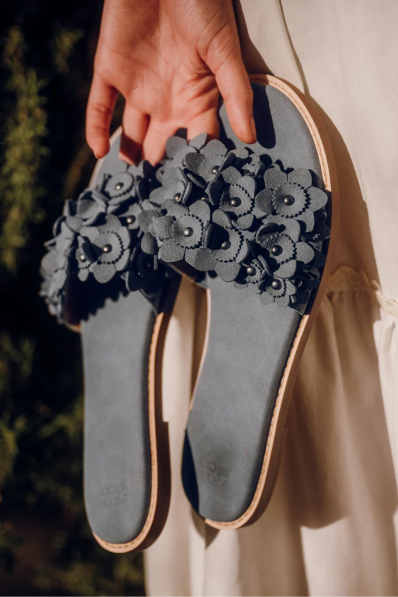 Bucky Flower Slide - Image 2